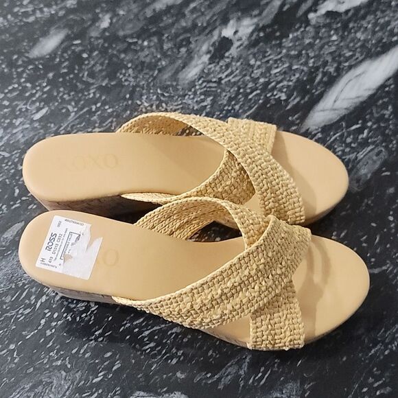 BRAND NEW XOXO WOMEN'S JANAINE-B WEDGE SANDAL - Picture 9 of 16